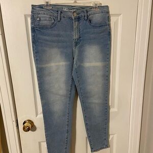 DG2 by Diane Gilman Light Blue Skinny Jeans